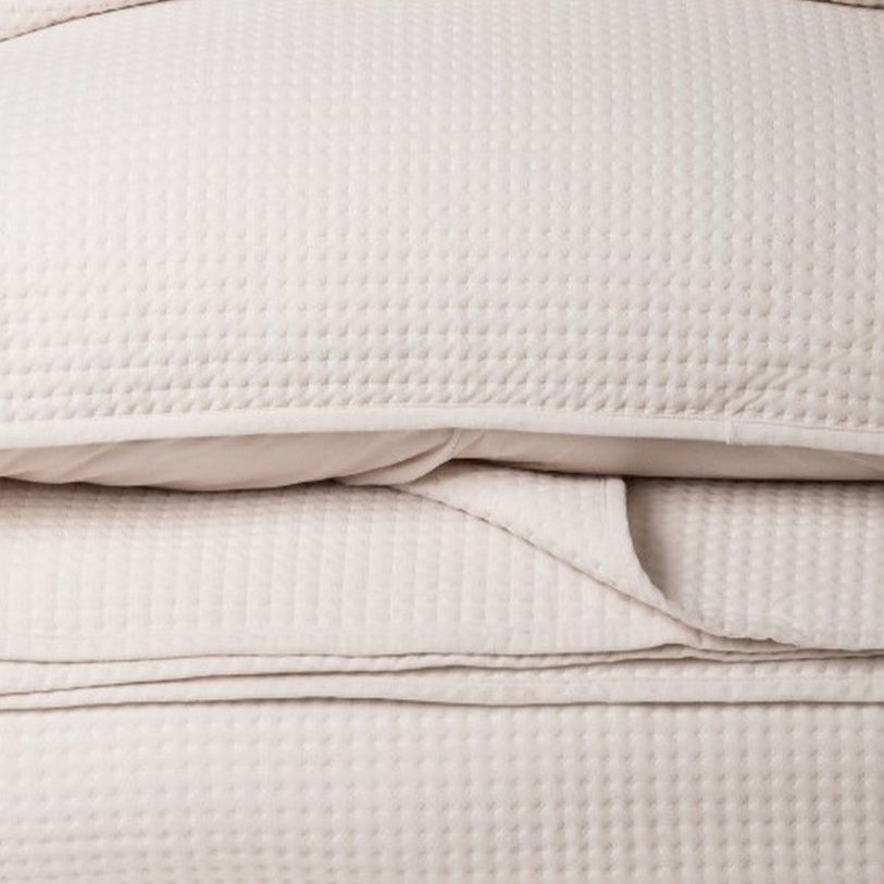Atelier - solid cream quilt