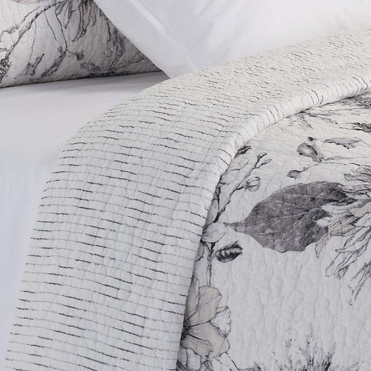 Justina ivory quilt with flowers