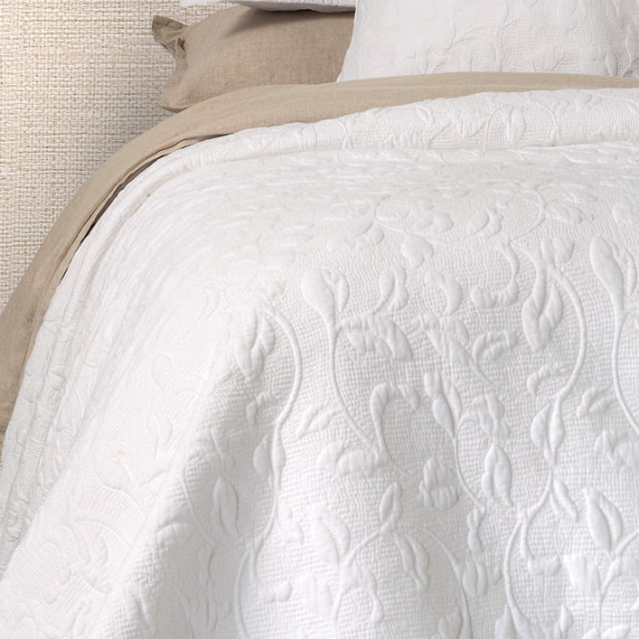 Liana white quilt