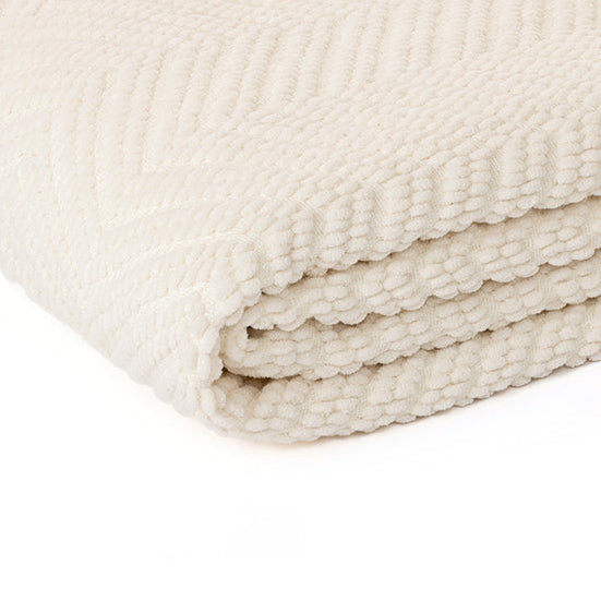 Jeté en chenille ivoire à motif chevron Emy
