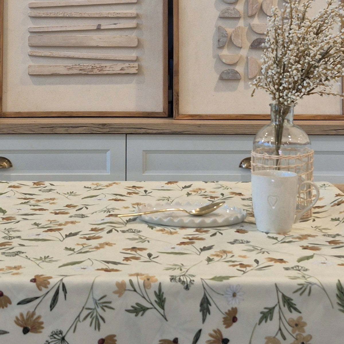 Cream floral tablecloth Margaret