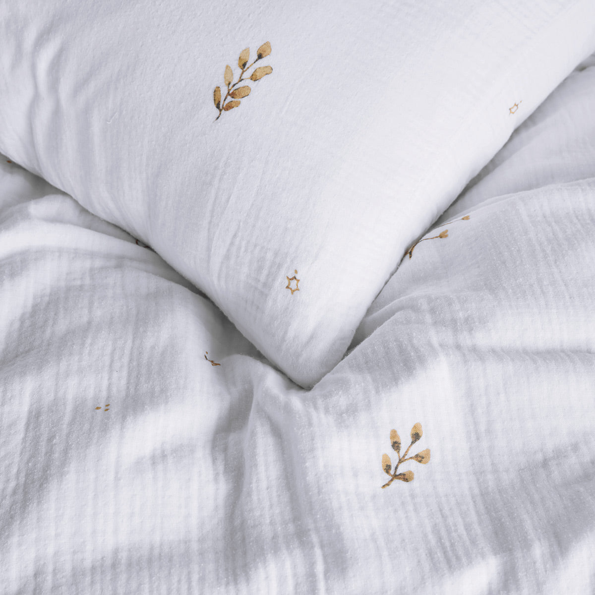 Naomi white floral duvet cover