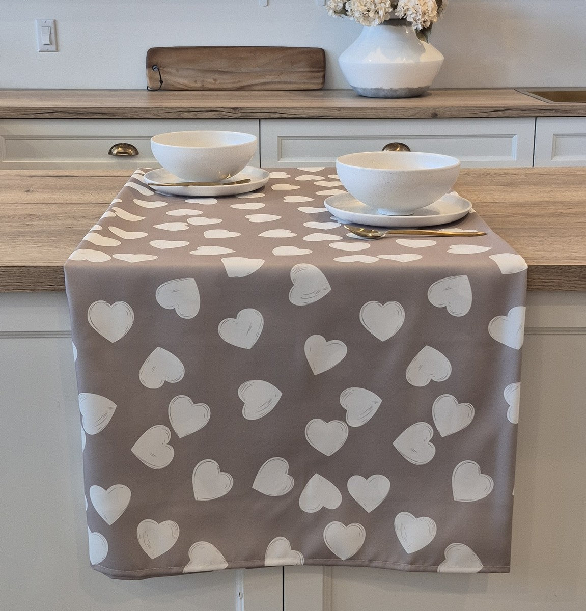Aimée heart tablecloth