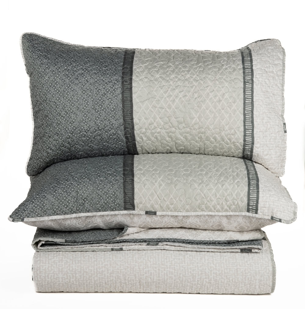 Bako modern quilt