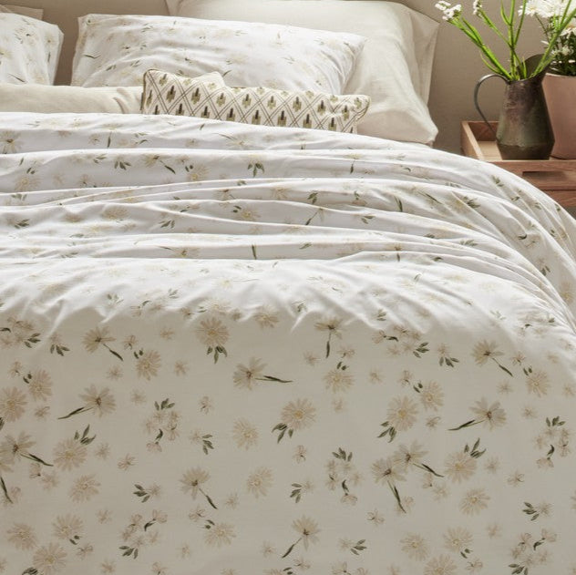 Camomille white flowered duvet cover