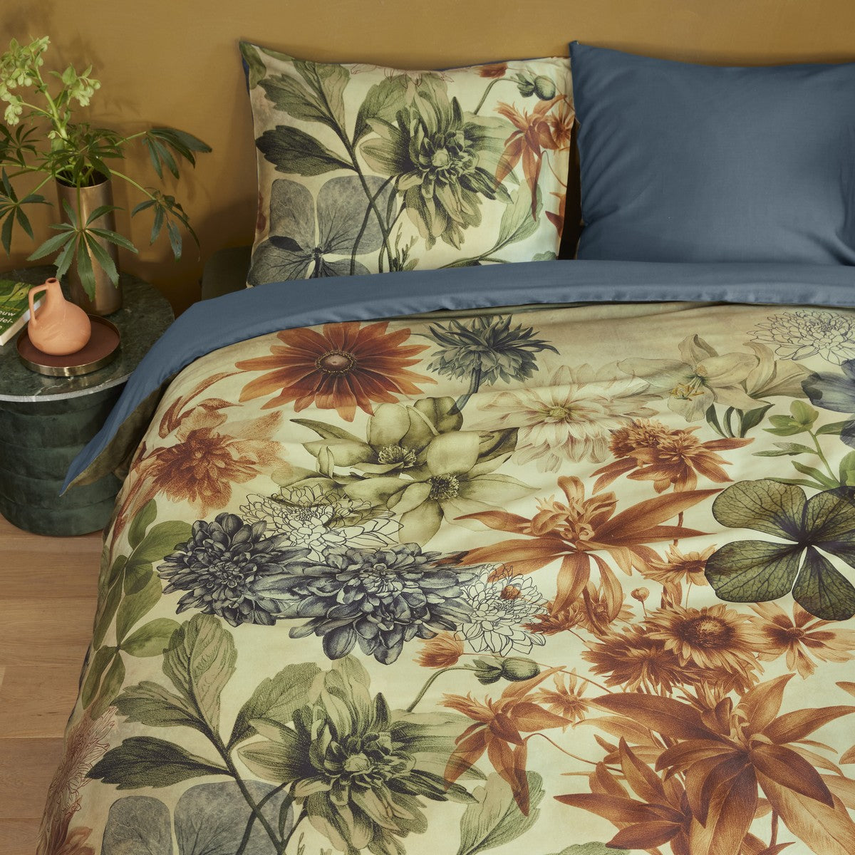 Chartreuse flowered duvet cover