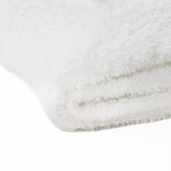 Doudou white faux fur throw