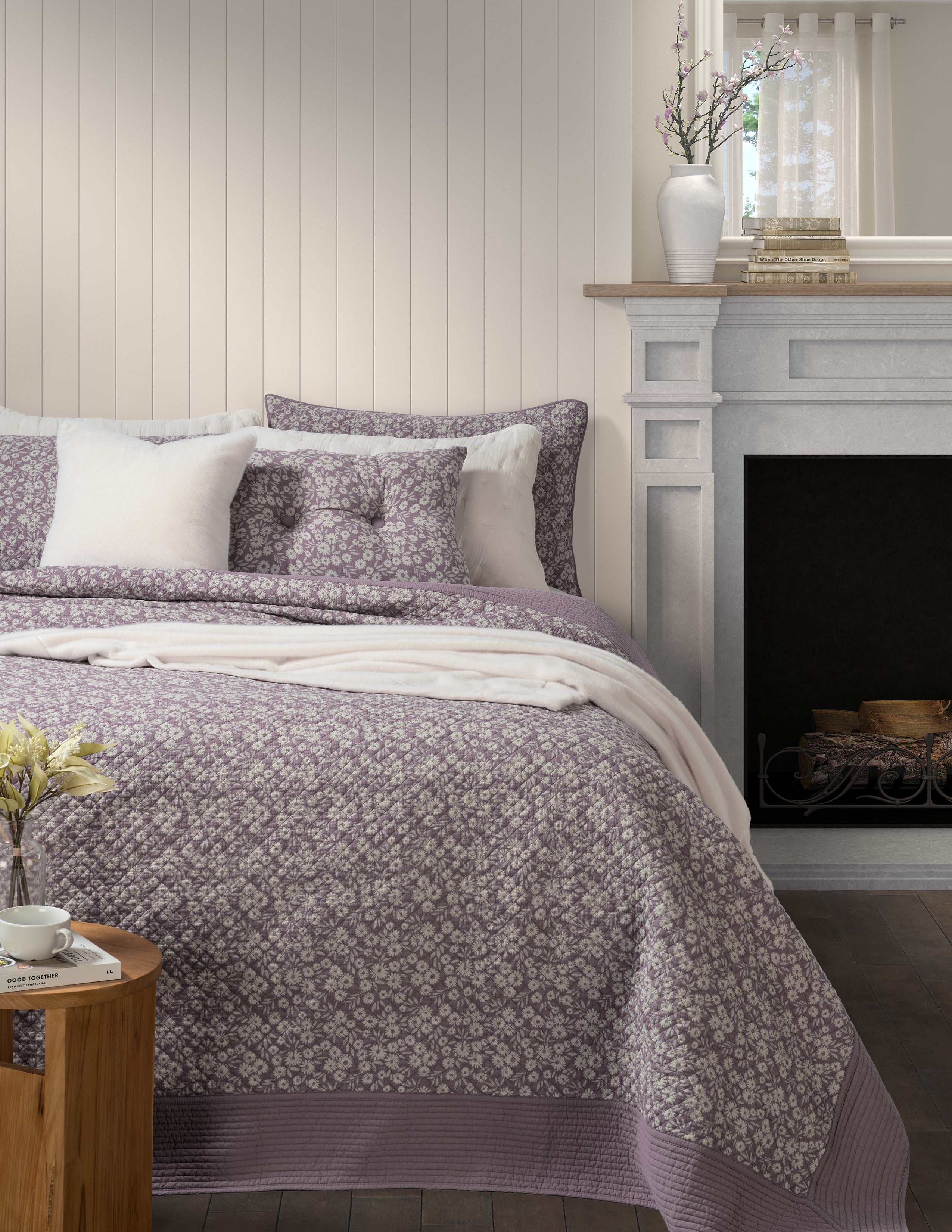 Courtepointe lavande avec de petites fleurs Maggie