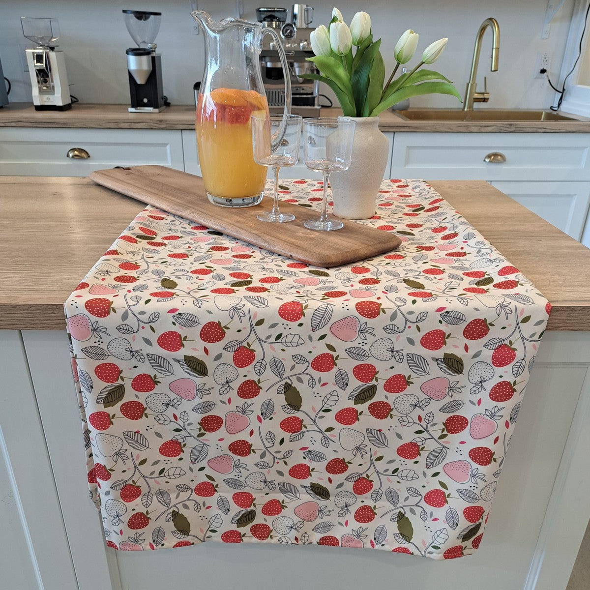 Fragaria strawberry printed tablecloth