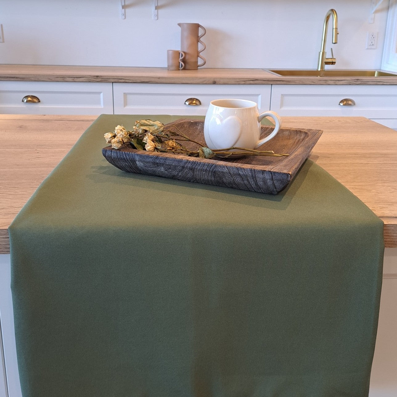La Verte dark green tablecloth