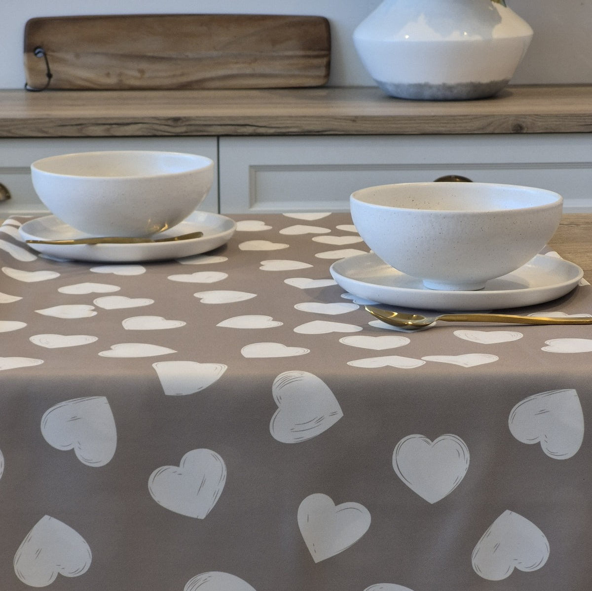 Aimée heart tablecloth