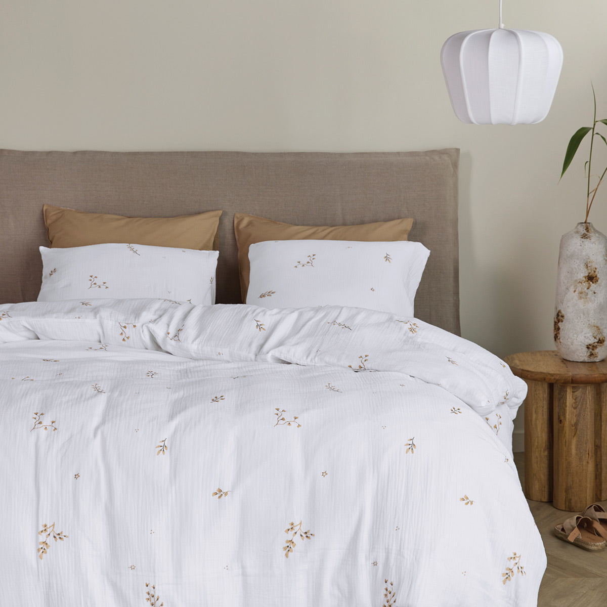 Naomi white floral duvet cover